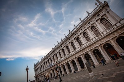 Trip to Austria 2021 - Venedig | Lens: EF16-35mm f/4L IS USM (1/320s, f6.3, ISO400)